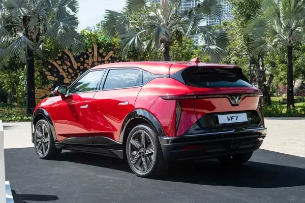VINFAST VF7